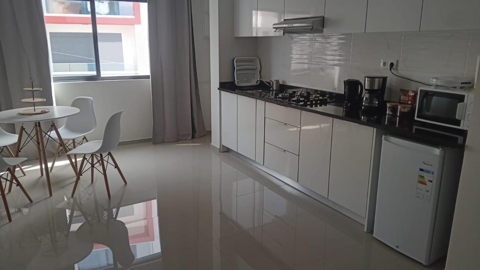 Apartamentos Beira-Mar Миндело Екстериор снимка